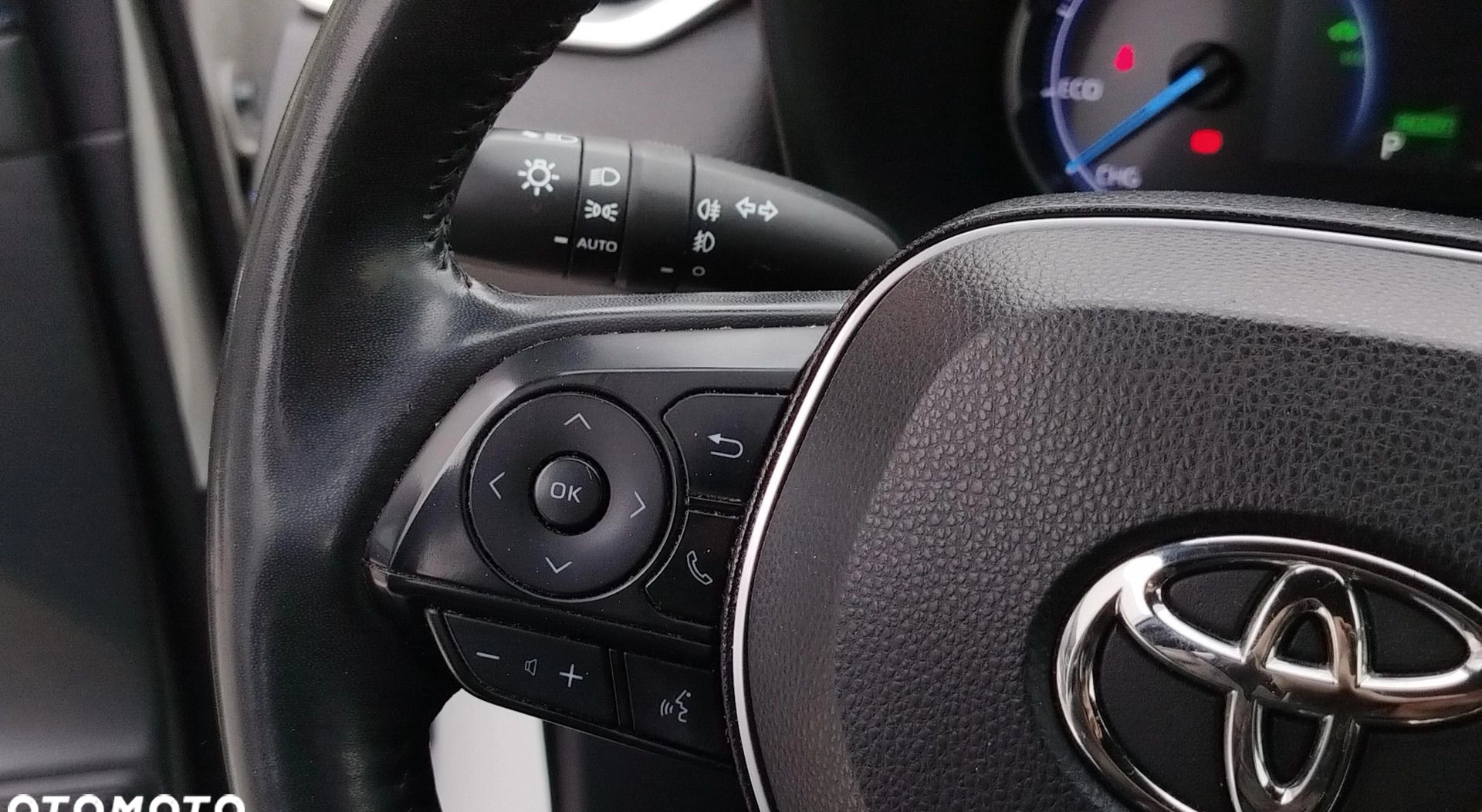 Toyota RAV4 cena 139900 przebieg: 81788, rok produkcji 2018 z Legionowo małe 466